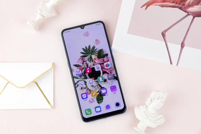 手机别乱选，不同人群不同需求，推荐三款最“合适”的手机