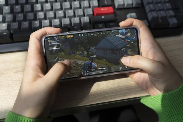 生而强悍的5G性能强机，vivo全新旗舰iQOO 3深度体验