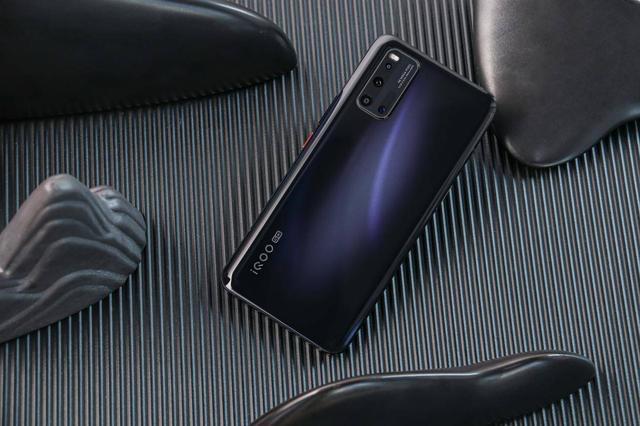 iQOO 3上手体验，原来“外美内强”才是它的真实力