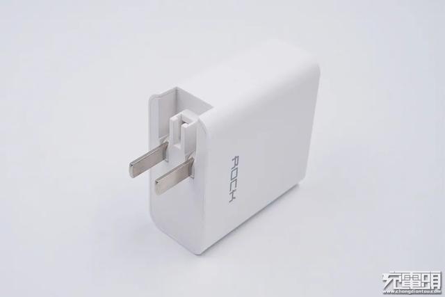 打破外国氮化镓芯片垄断，首款内置中国芯氮化镓快充深度拆解