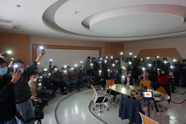 80人抖音同时开播：工业互联网千元解决方案助力企业数字化转型