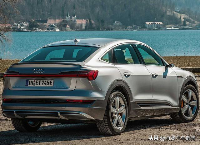 奥迪也拼了！新车比特斯拉酷炫，长超4米9+6块液晶屏，爆408马力
