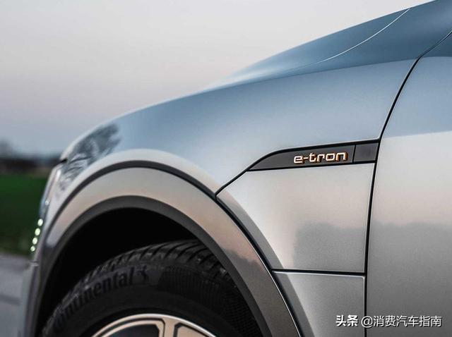 奥迪也拼了！新车比特斯拉酷炫，长超4米9+6块液晶屏，爆408马力