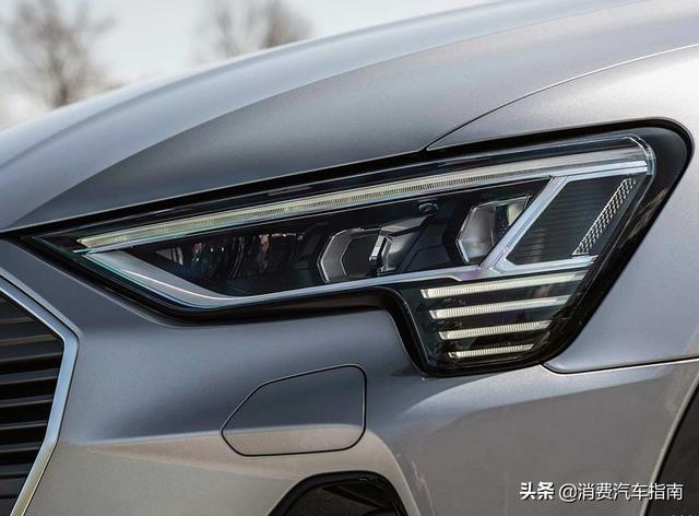 奥迪也拼了！新车比特斯拉酷炫，长超4米9+6块液晶屏，爆408马力