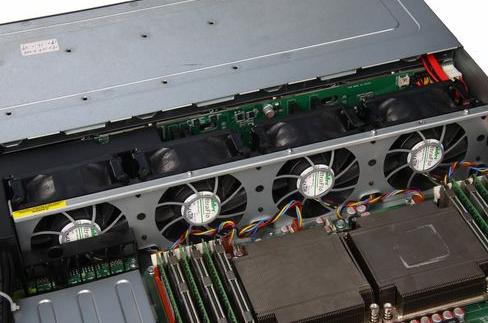 云服务商为什么要做自研服务器？