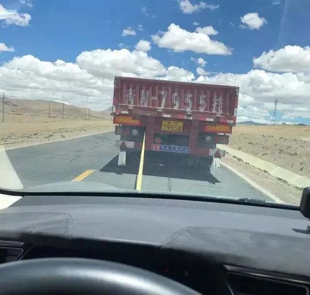 特斯拉在西藏“边拖车，边充电”？！国产电动车也行吗？