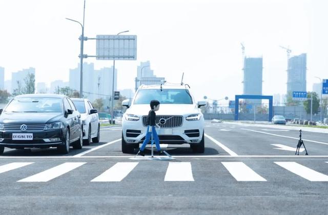 无人驾驶时代已来？特斯拉、奥迪、沃尔沃在嘉善产业新城上路测试