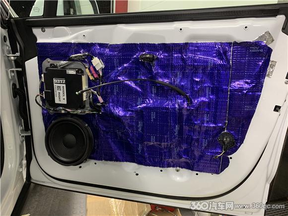 不再意会隔音效果用数据说话！特斯拉升级阿德萨天空系列整车实测