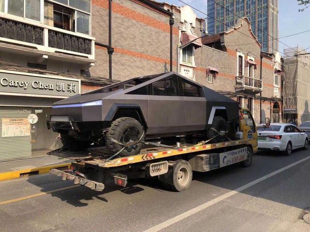 特斯拉皮卡现身上海街头，比悍马霸气，国内上市临近了？