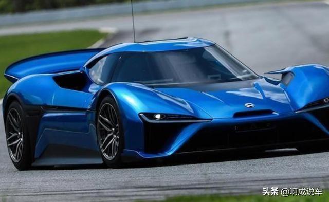 刘强东送章泽天限量超跑，看到中控台上的字，难怪会原谅他