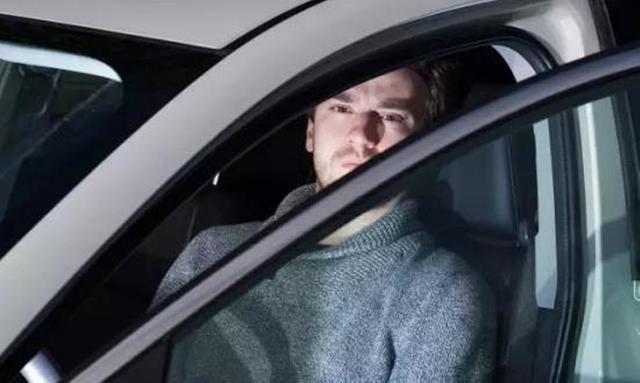 17岁破解iphone，22岁搞定索尼，看不上特斯拉无人驾驶，自研系统