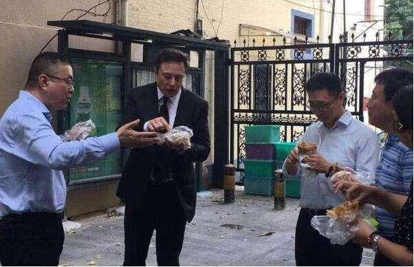 马斯克和马云牵手背后的真相，买特斯拉的时候还没到