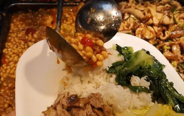 继阿里巴巴之后，富士康也晒食堂“饭菜”，网友：谁还愿意工作？