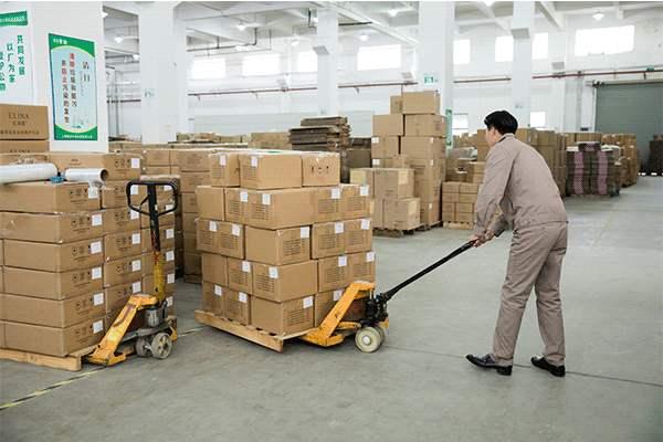 都说实体店店租很贵？电商卖家：每月直通车烧20万，贵吗？