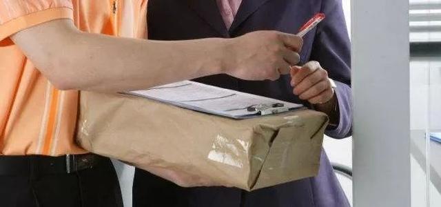 头条 | 2019快递公司成绩单：顺丰降，韵达涨，中通业务量一哥位置无人撼动