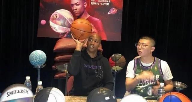 拼多多试水直播电商半年，现在怎么样了？|海豚谈直播