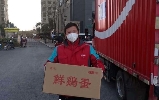 刘强东破格提拔：可歌可泣的快递突击队，是时代奖励摆渡人的缩影