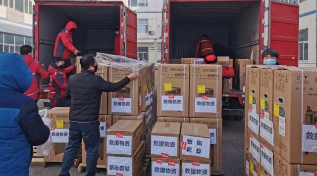 刘强东破格提拔：可歌可泣的快递突击队，是时代奖励摆渡人的缩影