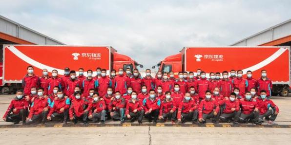 刘强东破格提拔：可歌可泣的快递突击队，是时代奖励摆渡人的缩影