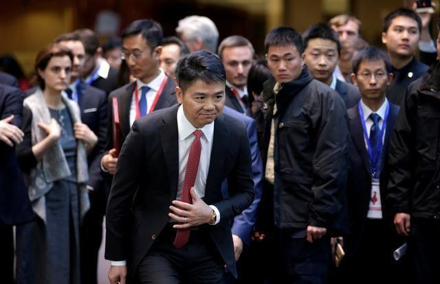 刘强东再上热搜头条，但这个白手起家的枭雄人物变得“低调”了