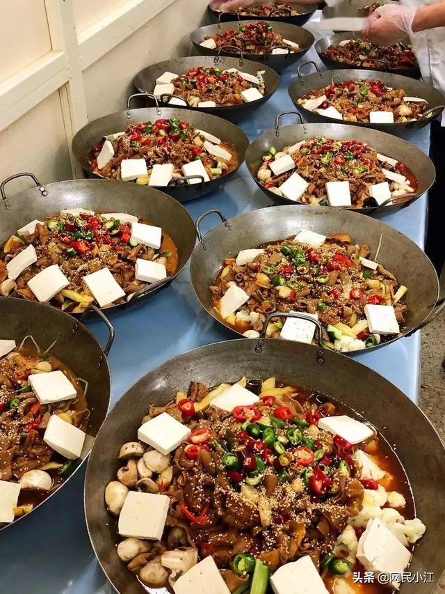 感受一下别人家的食堂！阿里VS华为食堂，网友难怪员工那么忠心