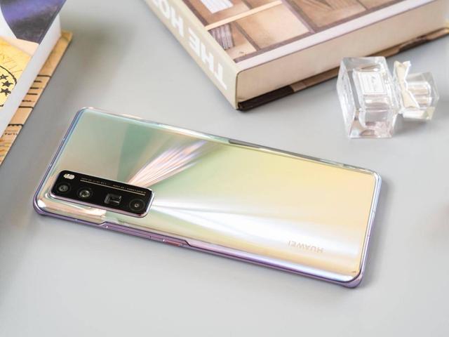 华为nova7 Pro精美图赏 优雅低调的时尚单品