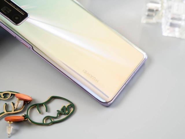 华为nova7 Pro精美图赏 优雅低调的时尚单品