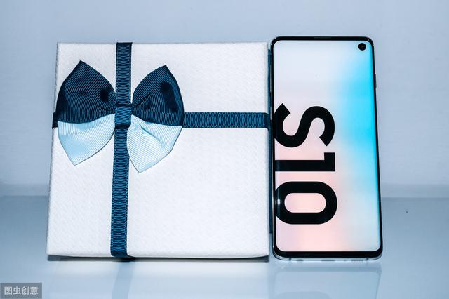 顶级旗舰机，一定没有挖孔屏！安卓机集体迷路了