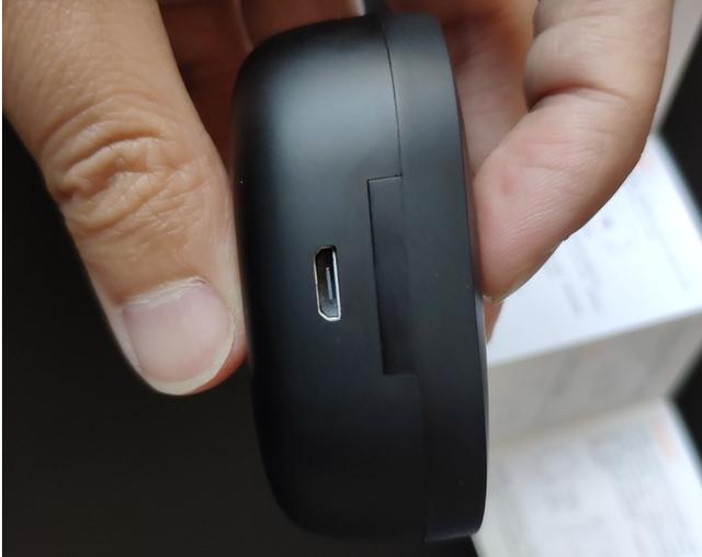 小米推出年轻人首款无线耳机！声道自动转换，120min续航，仅99.9