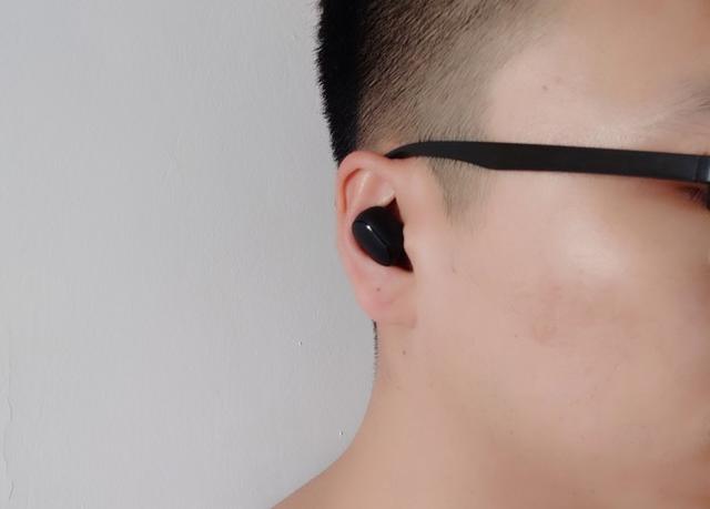 小米推出年轻人首款无线耳机！声道自动转换，120min续航，仅99.9