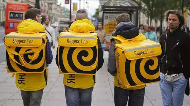 俄罗斯人：中国人开始尝试机械外骨骼送外卖，我们的外卖却在散步