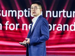 刘强东“出轨”后，天猫总裁中招，黄铮独善其身，笑纳180亿