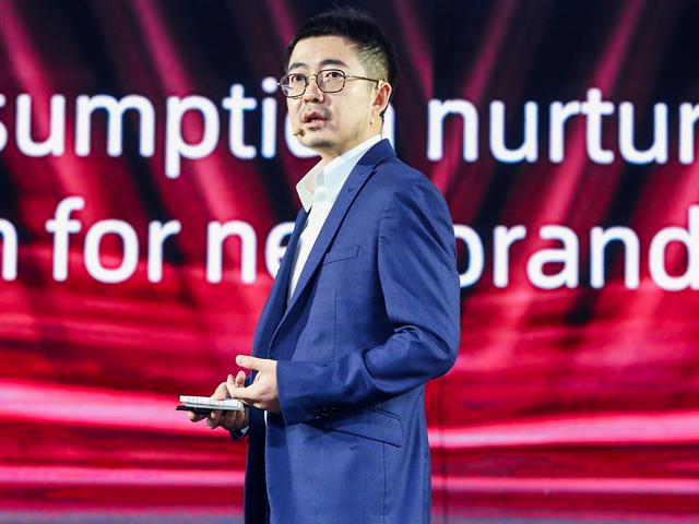 刘强东“出轨”后，天猫总裁中招，黄铮独善其身，笑纳180亿