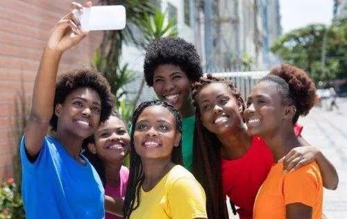 靠抄袭起家很丢人吗？山寨巨头”成为中国第一科技巨头。