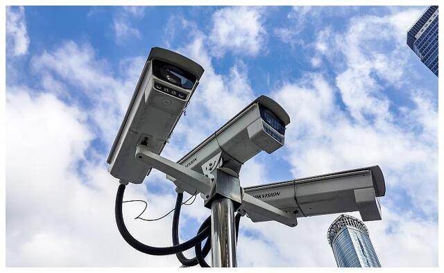 顶住美国打压，海康威视用于自研芯片的光刻机到了