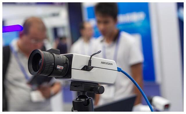 顶住美国打压，海康威视用于自研芯片的光刻机到了