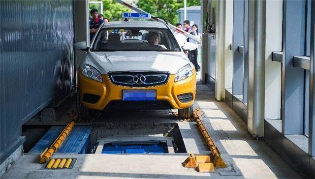 王鑫：30万元补贴提醒新能源车企，要对电池全生命周期心里有本账