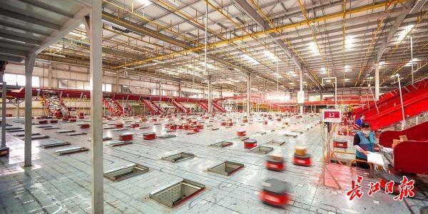 武汉快递物流量猛增，部分网点投递量超过“双十一”