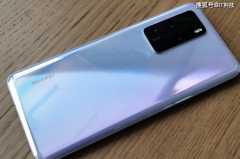 华为手机分类：两个高端型号，一个中端型号，两个低端型号