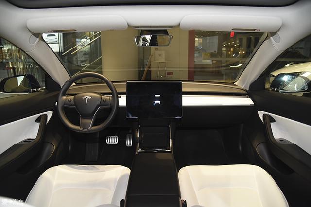 20万元预算，特斯拉Model 3真不香，懂车的人可以看看这款纯电SUV