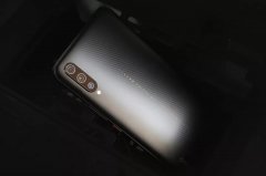 它是艾酷，不是只耍酷｜解析新机也聊聊iQOO的战法