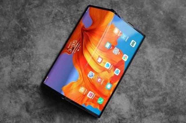 同为折叠屏手机，三星Galaxy Z Flip和华为Mate Xs有何区别？