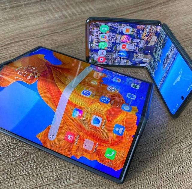 同为折叠屏手机，三星Galaxy Z Flip和华为Mate Xs有何区别？