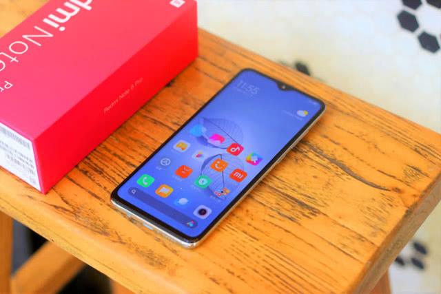 小米也有库存压力？6400万四摄+8G+大电池，跌至1300元太值了！