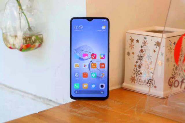 小米也有库存压力？6400万四摄+8G+大电池，跌至1300元太值了！