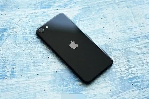 刚上市就破销量纪录！A13仿生芯片+小屏机身，苹果新机香爆了？