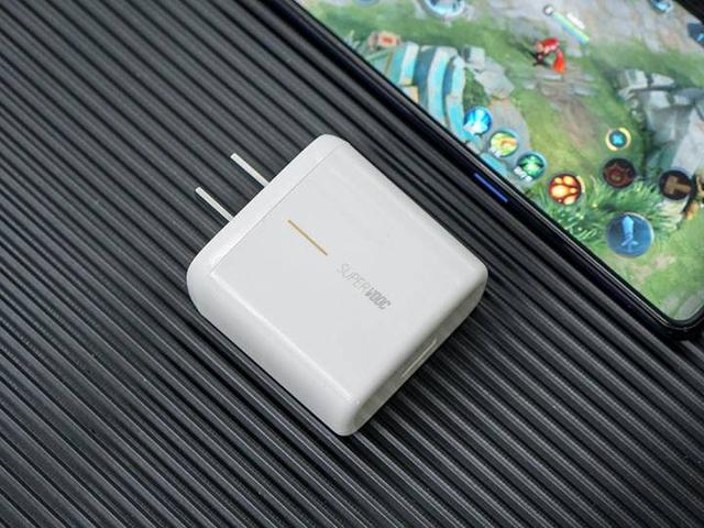 100W快充真的那么厉害吗？卢伟冰强势科普告诉你答案