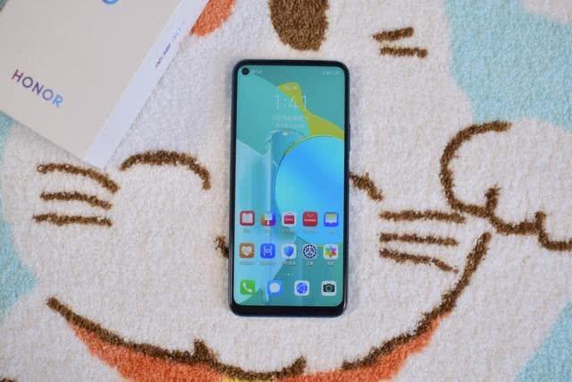 预算不多想买5G？这款手机最值得入手，性能颜值碾压友商！