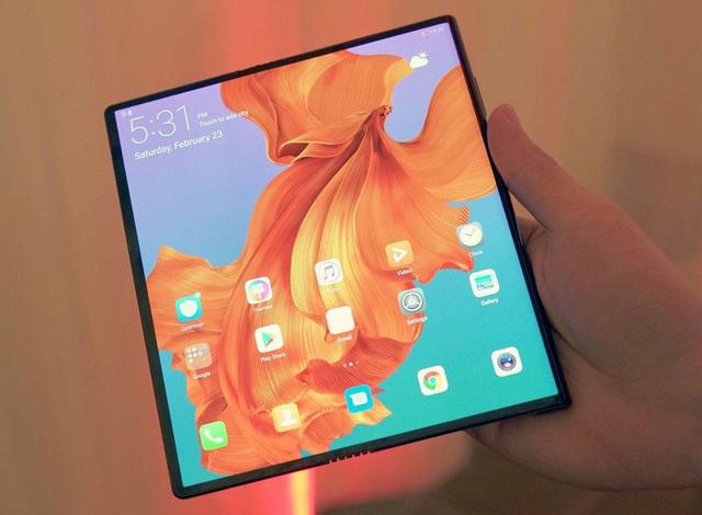 同为设计旗舰，小米MIX Alpha和华为Mate X到底该选谁？