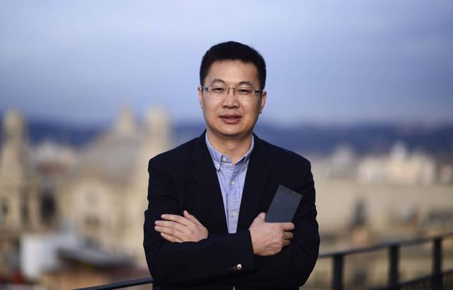 一人动态总数超过华为半数高管，卢伟冰只是单纯的“口嗨”吗？